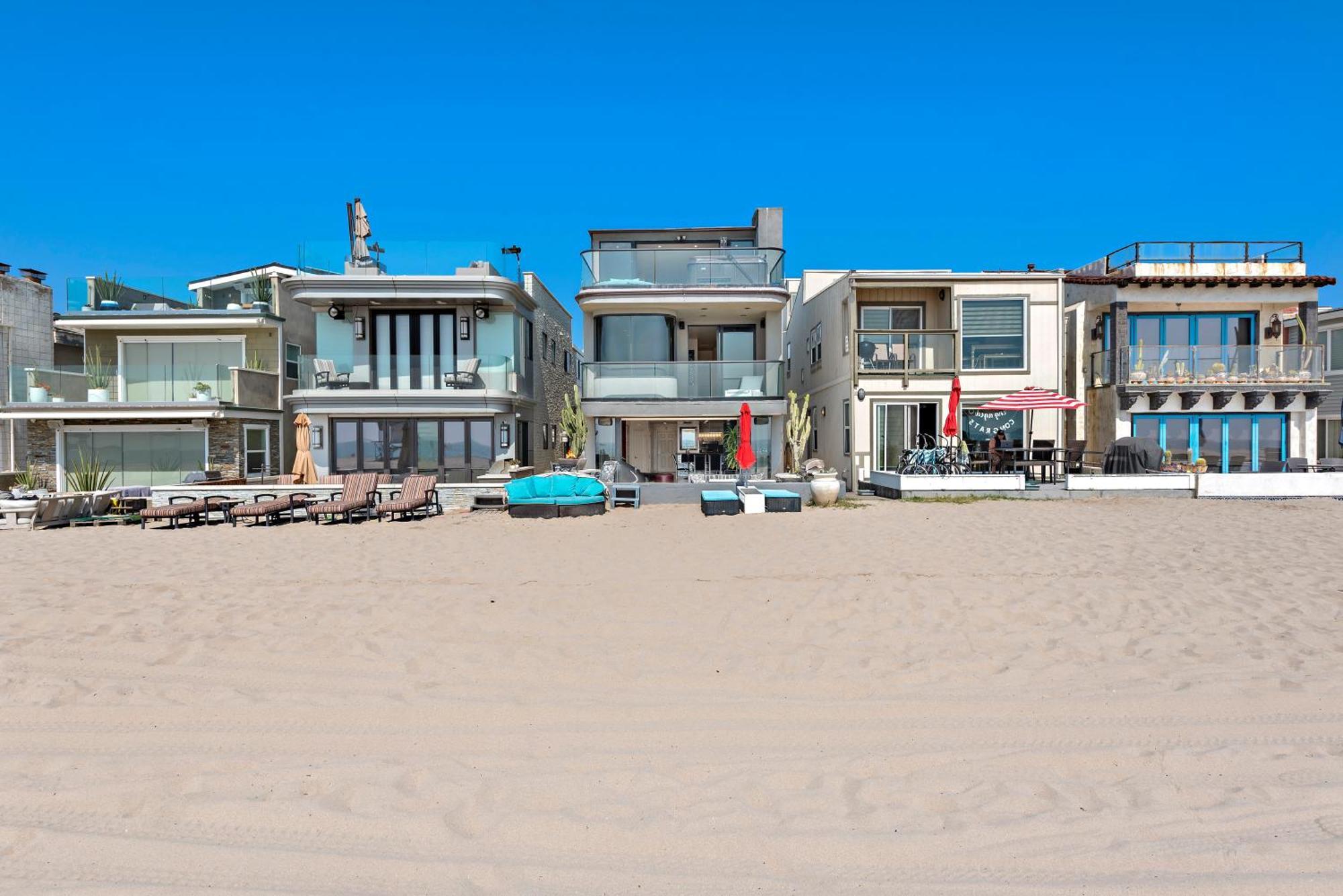 3 Story Oceanfront Home With Jacuzzi In Newport Beach On The Sand! Exterior photo