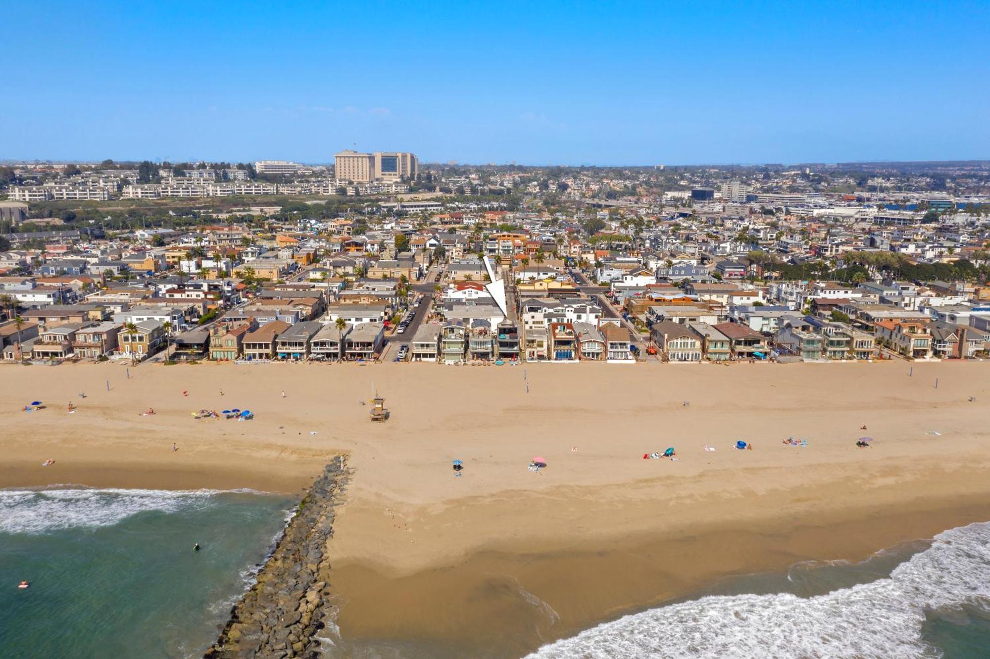 3 Story Oceanfront Home With Jacuzzi In Newport Beach On The Sand! Exterior photo