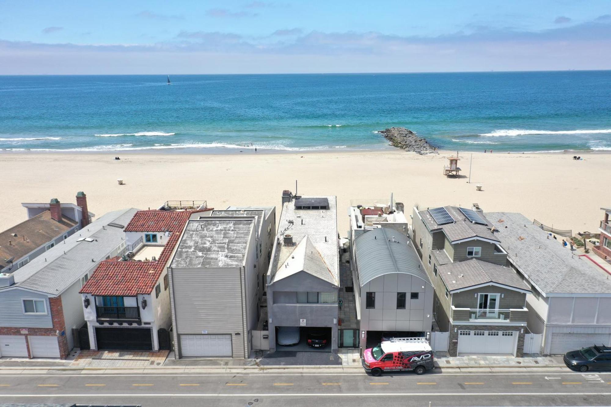 3 Story Oceanfront Home With Jacuzzi In Newport Beach On The Sand! Exterior photo