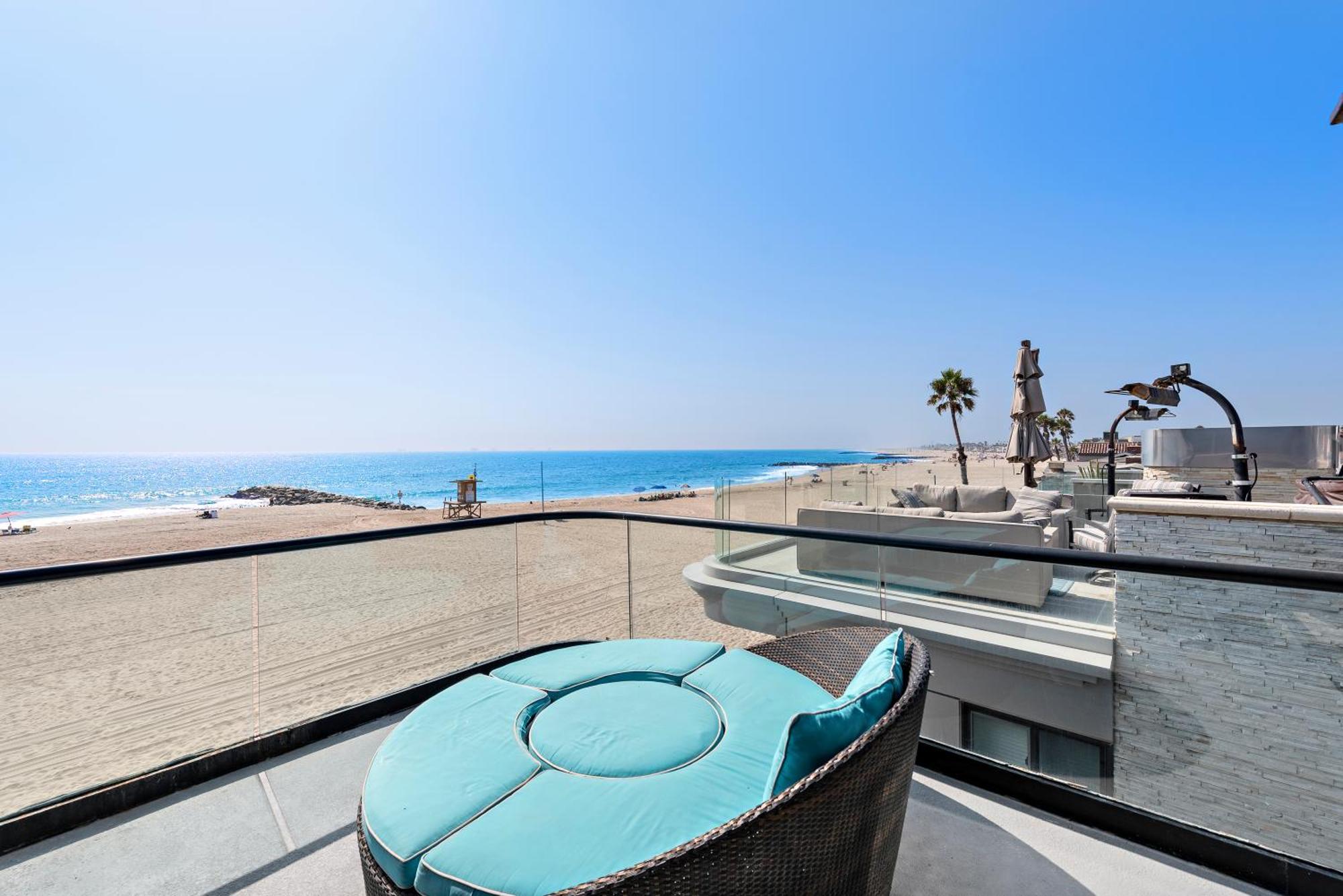 3 Story Oceanfront Home With Jacuzzi In Newport Beach On The Sand! Exterior photo