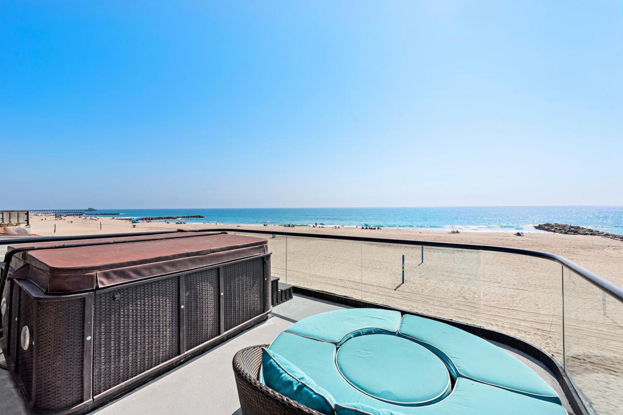 3 Story Oceanfront Home With Jacuzzi In Newport Beach On The Sand! Exterior photo