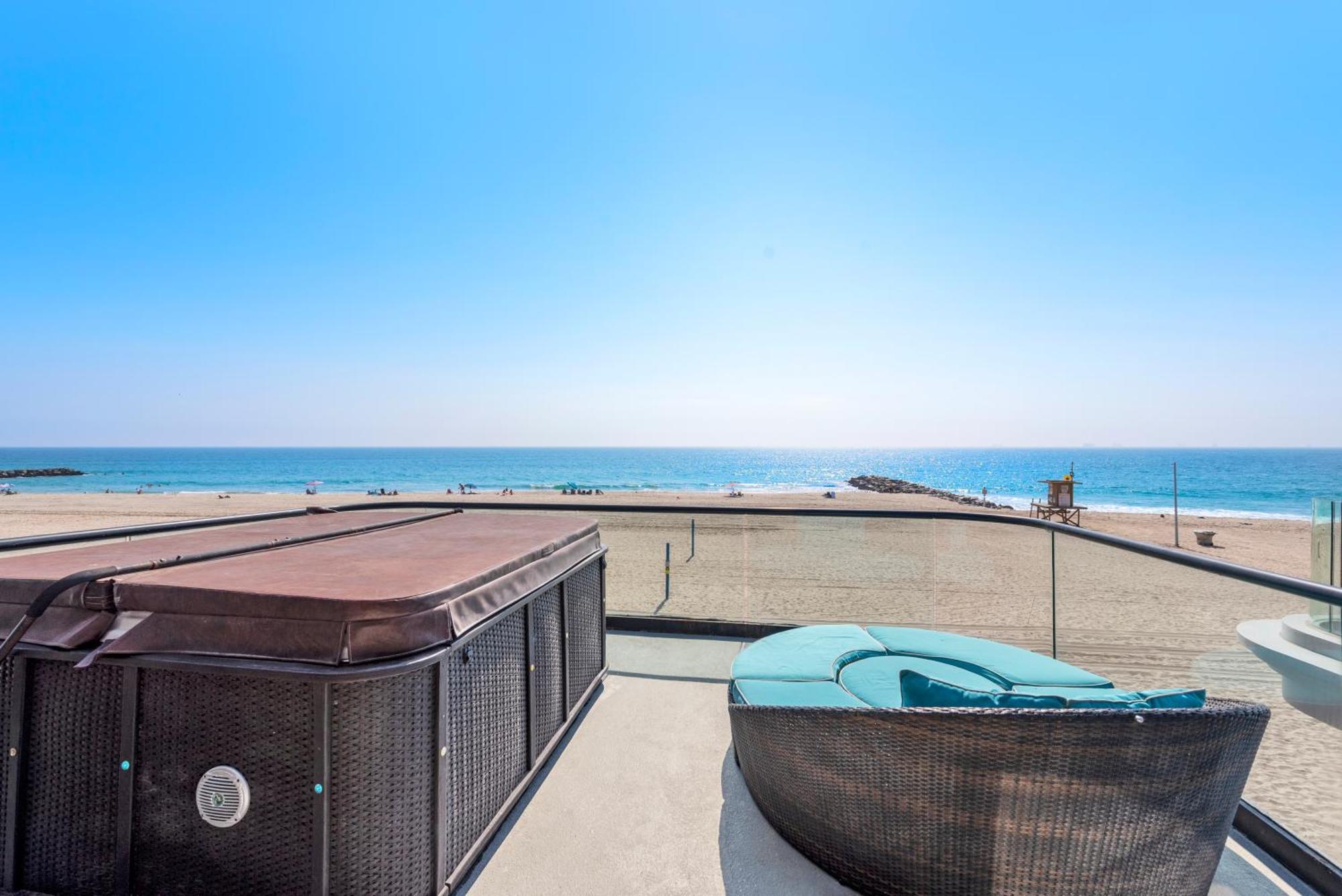 3 Story Oceanfront Home With Jacuzzi In Newport Beach On The Sand! Exterior photo