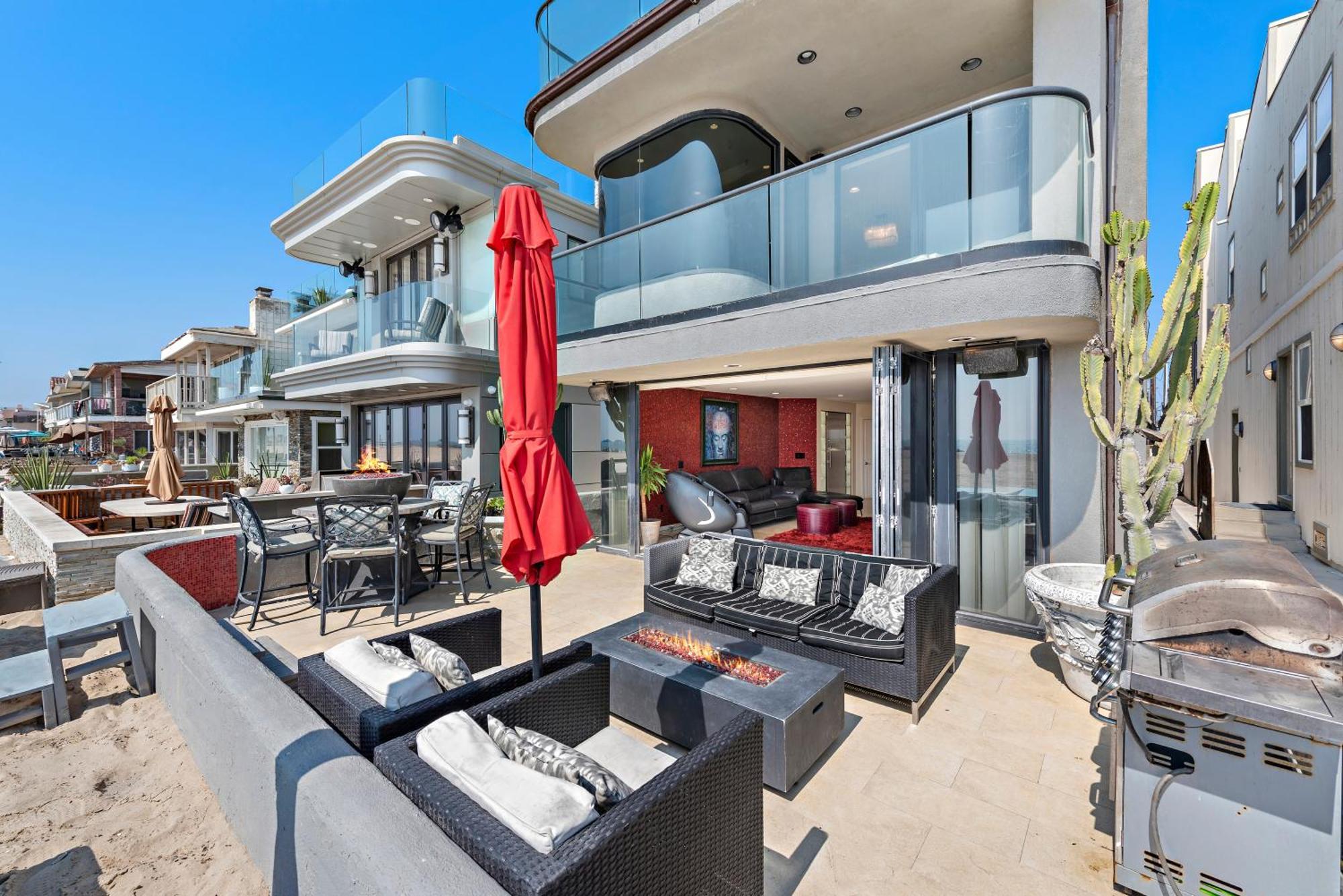 3 Story Oceanfront Home With Jacuzzi In Newport Beach On The Sand! Exterior photo